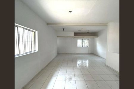 Casa à venda com 4 quartos, 250m² em Indianópolis, São Paulo