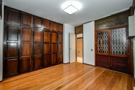 Apartamento à venda com 180m², 4 quartos e 1 vaga