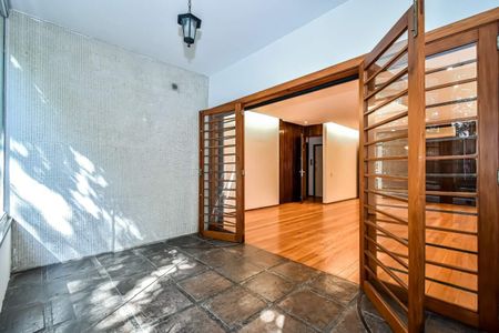 Apartamento à venda com 180m², 4 quartos e 1 vaga