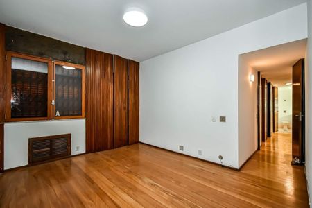 Apartamento à venda com 180m², 4 quartos e 1 vaga