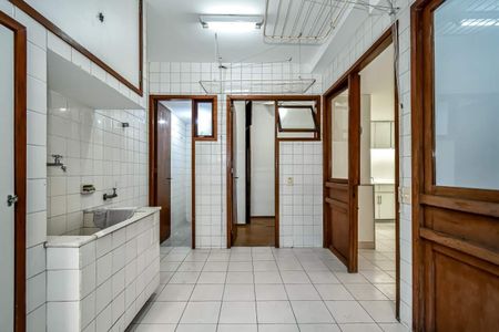 Apartamento à venda com 180m², 4 quartos e 1 vaga