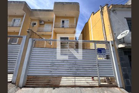 Casa à venda com 107m², 3 quartos e 2 vagas