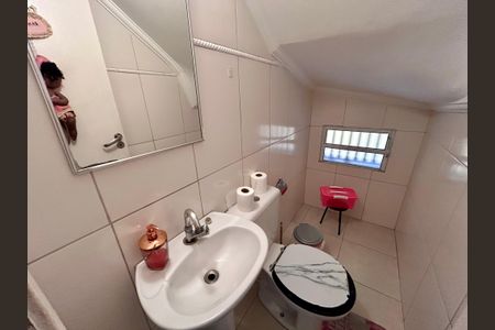 Casa à venda com 107m², 3 quartos e 2 vagas Casa à venda com 107m², 3 quartos e 2 vagasLavabo