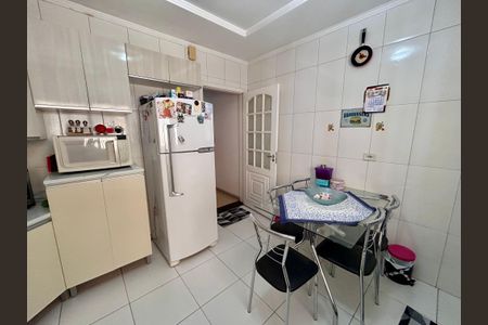 Casa à venda com 107m², 3 quartos e 2 vagas Casa à venda com 107m², 3 quartos e 2 vagasCozinha