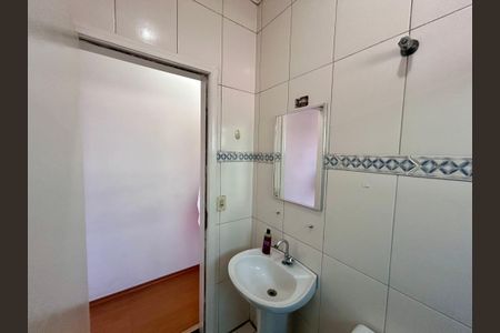Casa à venda com 107m², 3 quartos e 2 vagas Casa à venda com 107m², 3 quartos e 2 vagasBanheiro da Suíte