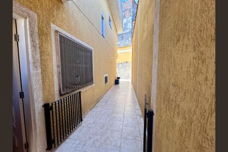 Casa à venda com 107m², 3 quartos e 2 vagas Casa à venda com 107m², 3 quartos e 2 vagasCorredor