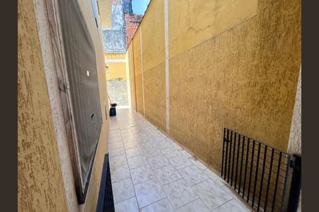 Casa à venda com 107m², 3 quartos e 2 vagas Casa à venda com 107m², 3 quartos e 2 vagasCorredor