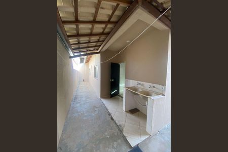 Casa à venda com 90m², 3 quartos e 2 vagas Casa à venda com 90m², 3 quartos e 2 vagasCorredor