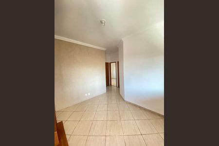 Casa à venda com 90m², 3 quartos e 2 vagas Casa à venda com 90m², 3 quartos e 2 vagasCorredor