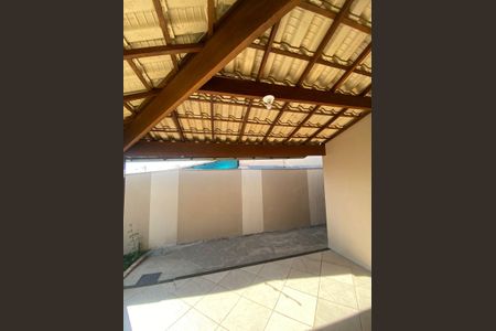 Casa à venda com 90m², 3 quartos e 2 vagas Casa à venda com 90m², 3 quartos e 2 vagasQuintal