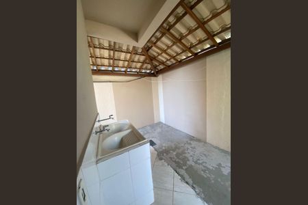 Casa à venda com 90m², 3 quartos e 2 vagas Casa à venda com 90m², 3 quartos e 2 vagasLavanderia