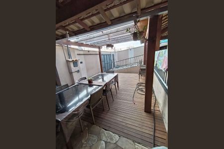 Casa à venda com 90m², 3 quartos e 2 vagas Casa à venda com 90m², 3 quartos e 2 vagasChurrasqueira