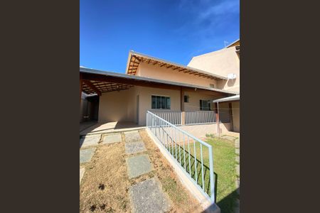 Casa à venda com 90m², 3 quartos e 2 vagas Casa à venda com 90m², 3 quartos e 2 vagasQuintal