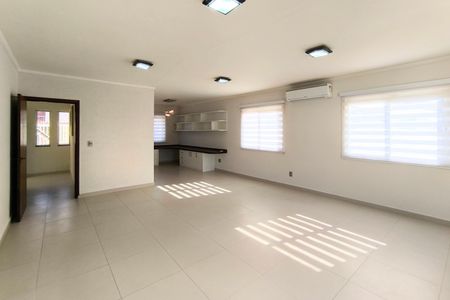 Casa de condomínio à venda com 357m², 4 quartos e 2 vagasSala