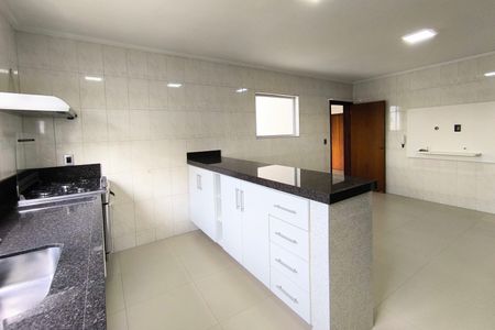 Casa de condomínio à venda com 357m², 4 quartos e 2 vagasCozinha