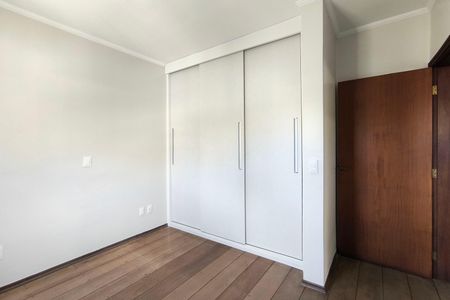 Casa de condomínio à venda com 357m², 4 quartos e 2 vagasQuarto 2