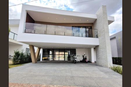 Casa de condomínio à venda com 525m², 4 quartos e 3 vagasFachada