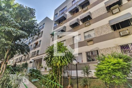 Apartamento à venda com 48m², 2 quartos e 1 vaga Apartamento à venda com 48m², 2 quartos e 1 vagaFachada
