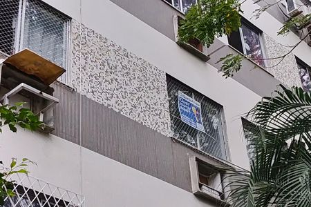 Apartamento à venda com 48m², 2 quartos e 1 vaga Apartamento à venda com 48m², 2 quartos e 1 vagaPlaca