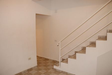 Casa para alugar com 2 quartos, 70m² em Jardim Nayara, Embu das Artes
