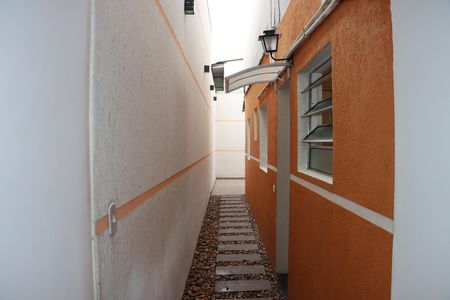 Área comum de casa para alugar com 2 quartos, 70m² em Jardim Nayara, Embu das Artes