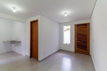 Sala de casa para alugar com 2 quartos, 70m² em Jardim Ana Rosa, São Paulo