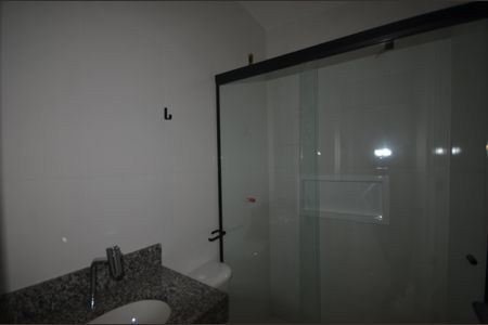 Apartamento para alugar com 60m², 2 quartos e sem vagaBanheiro social 1