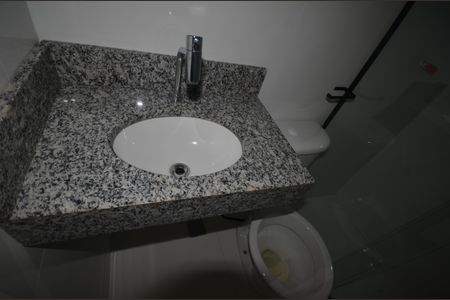 Apartamento para alugar com 60m², 2 quartos e sem vagaBanheiro social 1