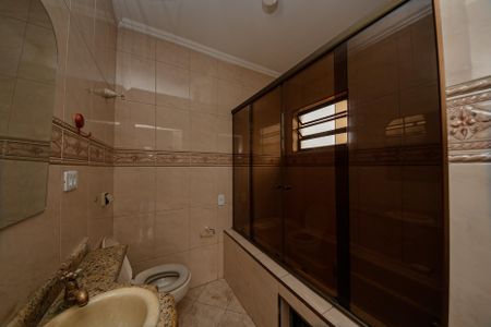 Casa à venda com 222m², 3 quartos e 6 vagas Casa à venda com 222m², 3 quartos e 6 vagasBanheiro da Suíte