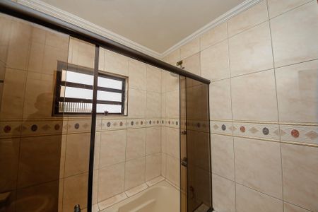 Casa à venda com 222m², 3 quartos e 6 vagas Casa à venda com 222m², 3 quartos e 6 vagasBanheiro Social