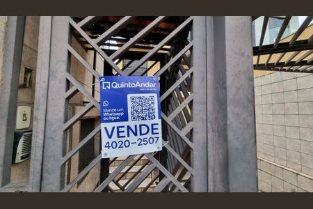 Casa à venda com 222m², 3 quartos e 6 vagas Casa à venda com 222m², 3 quartos e 6 vagasPlaca