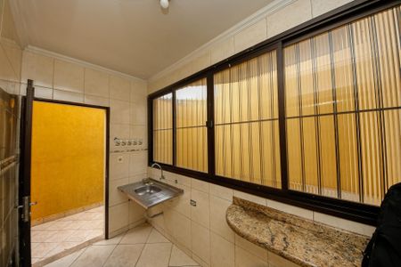 Casa à venda com 222m², 3 quartos e 6 vagas Casa à venda com 222m², 3 quartos e 6 vagasCozinha 2