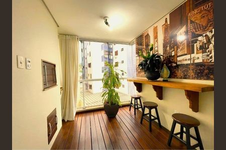 Apartamento para alugar com 77m², 2 quartos e 1 vaga Apartamento para alugar com 77m², 2 quartos e 1 vagaVaranda