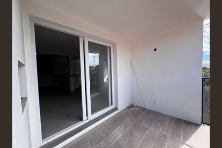 Apartamento para alugar com 93m², 2 quartos e 1 vagaSacada