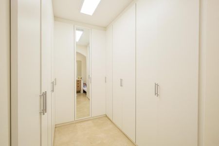 Casa à venda com 399m², 4 quartos e 3 vagasCorredor