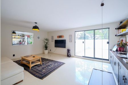 Casa à venda com 399m², 4 quartos e 3 vagasSala