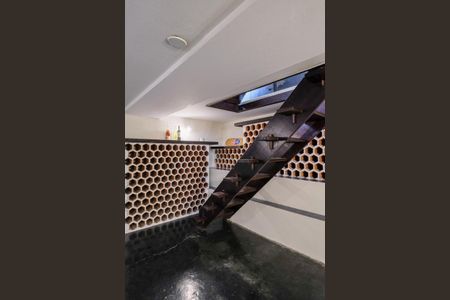 Casa à venda com 399m², 4 quartos e 3 vagasEscada