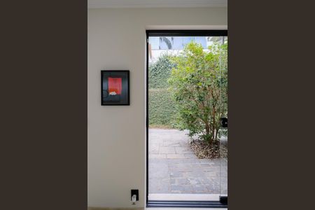 Casa à venda com 399m², 4 quartos e 3 vagasEntorno / Rua