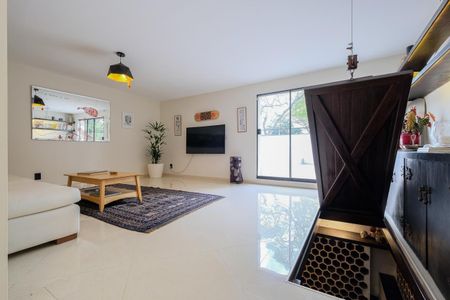 Casa à venda com 399m², 4 quartos e 3 vagasSala