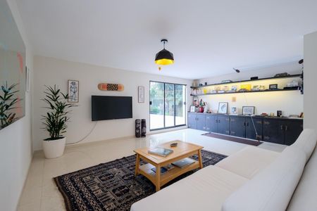 Casa à venda com 399m², 4 quartos e 3 vagasSala