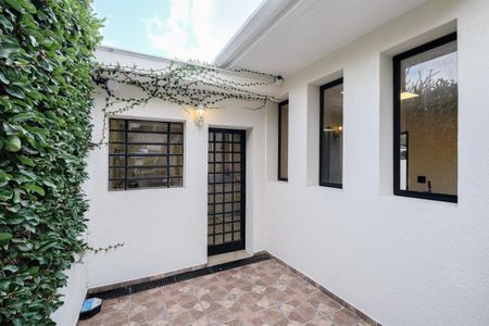 Casa à venda com 399m², 4 quartos e 3 vagasEntorno / Rua
