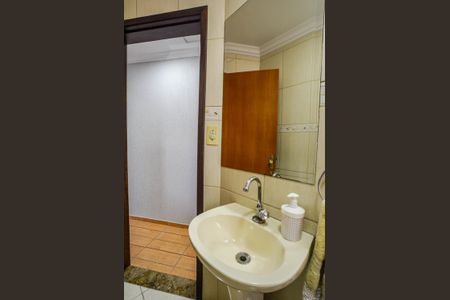 Casa à venda com 116m², 3 quartos e 3 vagas Casa à venda com 116m², 3 quartos e 3 vagasBanheiro Corredor