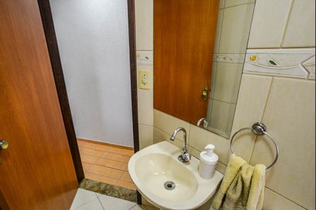 Casa à venda com 116m², 3 quartos e 3 vagas Casa à venda com 116m², 3 quartos e 3 vagasBanheiro Corredor