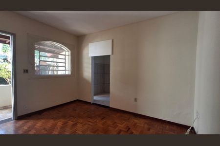 Casa à venda com 132m², 3 quartos e 3 vagas Casa à venda com 132m², 3 quartos e 3 vagasCasa 2