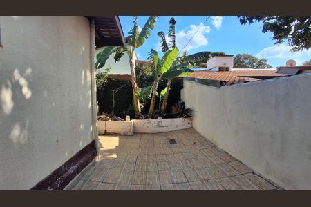 Casa à venda com 132m², 3 quartos e 3 vagas Casa à venda com 132m², 3 quartos e 3 vagasQuintal