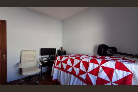 Casa à venda com 132m², 3 quartos e 3 vagas Casa à venda com 132m², 3 quartos e 3 vagasQuarto 1