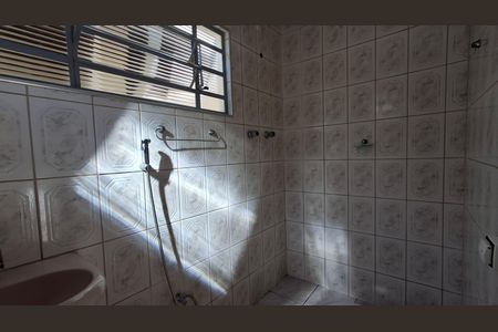 Casa à venda com 132m², 3 quartos e 3 vagas Casa à venda com 132m², 3 quartos e 3 vagasBanheiro de Serviço