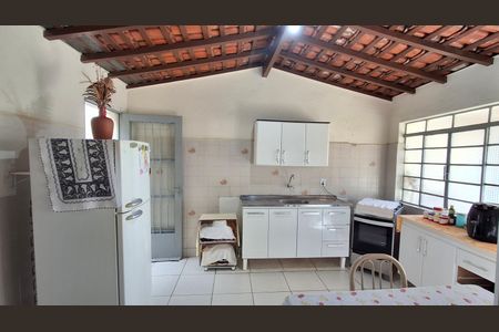 Casa à venda com 132m², 3 quartos e 3 vagas Casa à venda com 132m², 3 quartos e 3 vagasCozinha