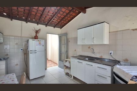 Casa à venda com 132m², 3 quartos e 3 vagas Casa à venda com 132m², 3 quartos e 3 vagasCozinha