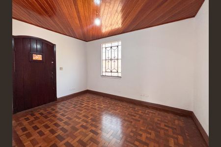 Casa à venda com 220m², 2 quartos e 1 vagaSala